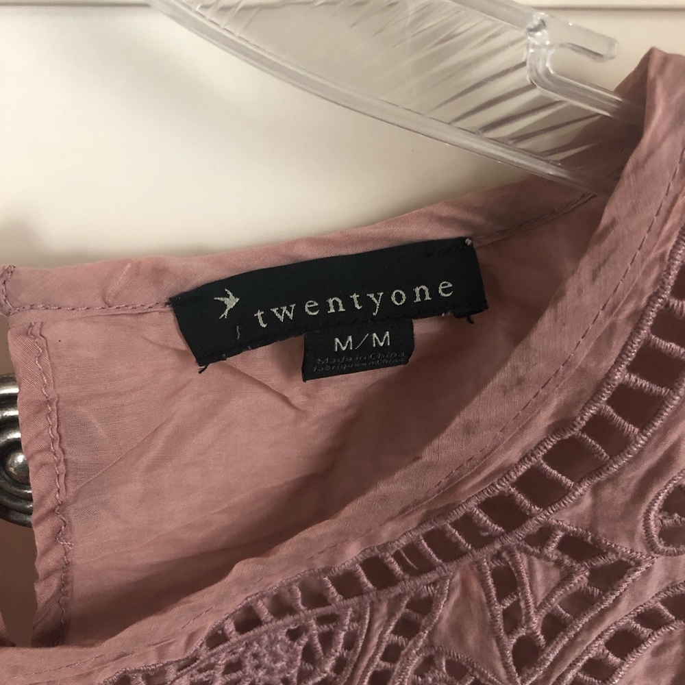 Pink blouse - Picture 2 of 2